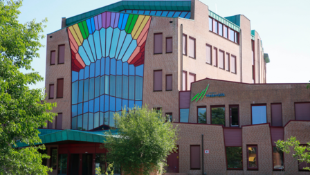 Foto van het gemeentehuis van gemeente Medemblik in Wognum.